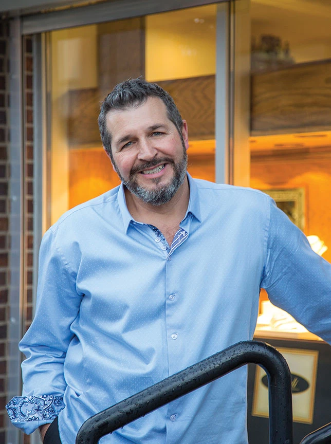 François Gervais Propriétaire et gemmologue gradué (GIA)